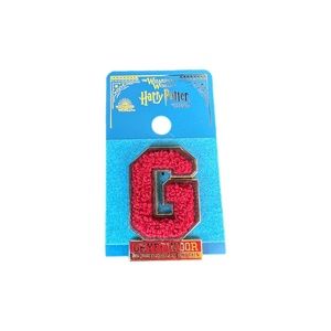 Universal Studios Harry Potter Gryffindor Quidditch Team Captain Felt Enamel Pin